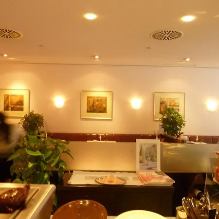 Hotel & Restaurant 