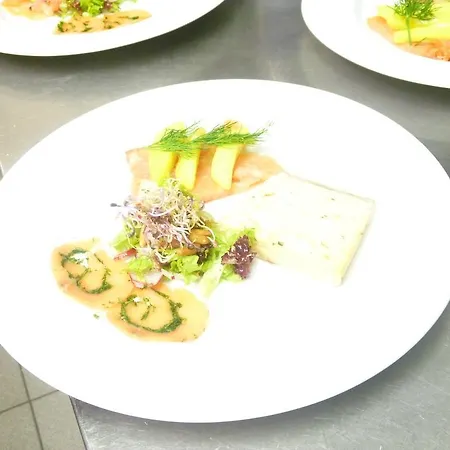 Hotel & Restaurant 