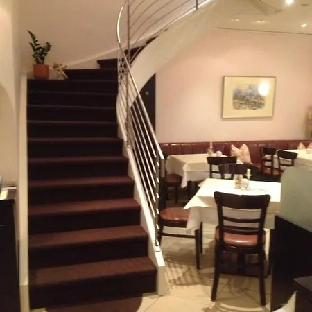 Hotel & Restaurant 