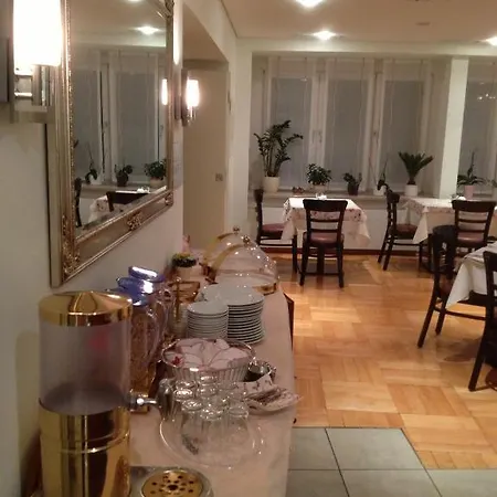 Hotel Hotel & Restaurant 