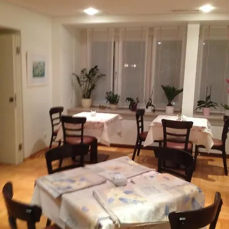 Hotel & Restaurant 