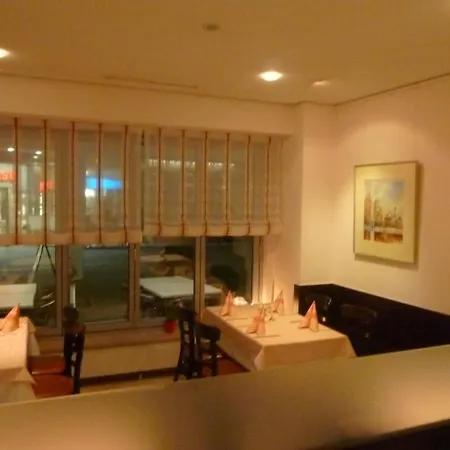 Hotel & Restaurant 