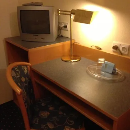 Hotel & Restaurant 