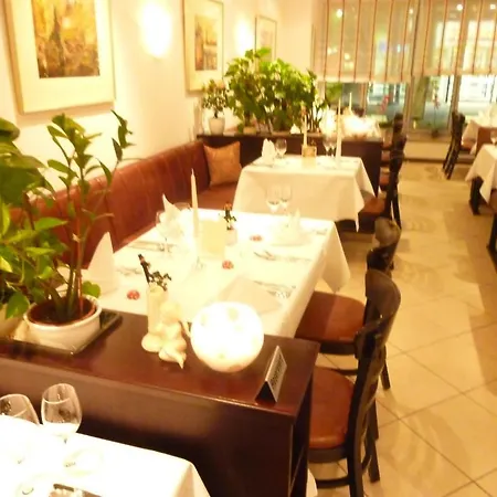 Hotel & Restaurant 