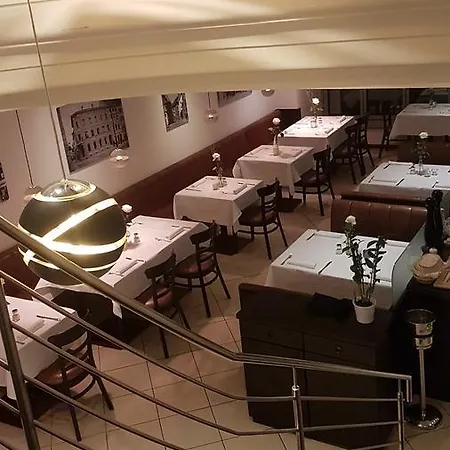 Hotel & Restaurant 