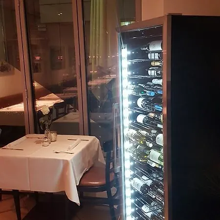 Hotel & Restaurant 