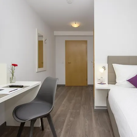 Hotel & Restaurant 