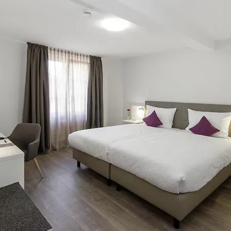 Hotel & Restaurant 