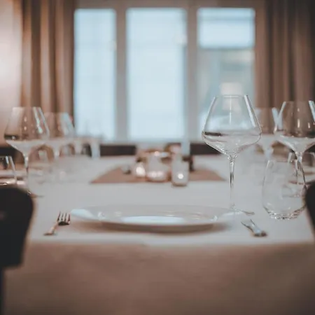 Hotel & Restaurant 